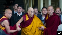 西藏流亡精神领袖达赖喇嘛（2017年3月14日资料照片）