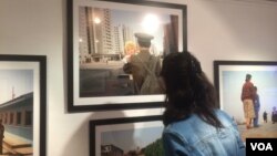 朝鲜加强在俄罗斯宣传，2017年7月份在莫斯科举办朝鲜图片展览。(美国之音白桦拍摄)