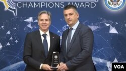 Entoni Blinken, državni sekretar SAD i Vladimir Novović, specijalni tužilac Crne Gore(Foto: state.gov)