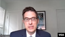 제프리 호넝 랜드연구소 선임연구원이 11일 VOA와 화상 인터뷰를 하고 있다.