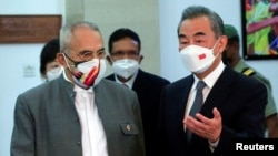 资料照：东帝汶总统诺泽·拉莫斯-奥尔塔（Jose Ramos-Horta）在首都帝力会晤到访的中国外长王毅。（2022年6月4日）