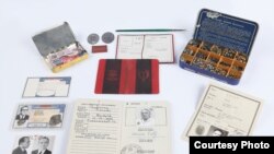 False identity papers for Communist Party leaders, including Santiago Carrillo. (Vietnamitas Contra Franco) 