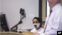 Džesika Nunez, majka nestale Alisije Navaro, na pres konferenciji u septembru 2020.