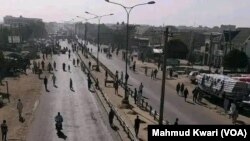 Wasu masu matasa da suka mamaye tituna