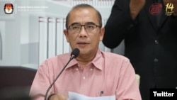 Hasyim Asy’ari, Ketua Komisi Pemilihan Umum (KPU) yang dipecat akibat tindakan asusila (foto: Twitter/KPU_ID). 