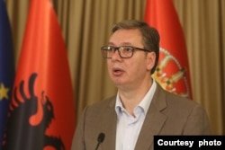 Predsednik Srbije Aleksandar Vučić govori tokom zajedničke konferencije za štampu sa premijerom Albanije Edijem Ramom, u vili Mir u Beogradu, 7. jula 2023. (Foto: FoNet)