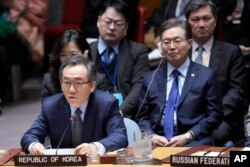 조태열 한국 외교장관이 23일 '우크라이나의 평화와 안보 유지'를 주제로 열린 안보리 회의에서 발언하고 있다.