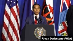 Presiden Jokowi memberikan sambutan pada acara pengumuman hasil perundingan IPEC. (Foto: VOA/Rivan Dwiastono)