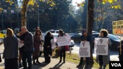 Protest ispred Skupštine Crne Gore (Foto: VOA, Jovo Radulović)