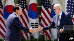 韩国总统尹锡悦2023年4月26日在白宫与拜登总统举行联合记者会。