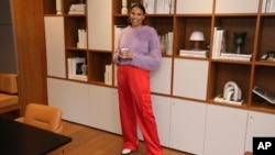 Deset posto radnika između 18 i 24 godine ne znaju da li njihovi poslodavci imaju pravila oblačenja, pokazala je studija: "IWG studija: Evolucija kancelarijske mode u hibriddnom svijetu".