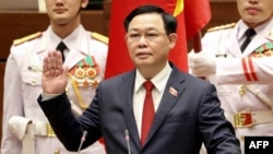 Ông Vương Đình Huệ.