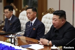 19일 북한을 방문 중인 블라디미르 푸틴 러시아 대통령과 김정은 북한 국무위원장이 평양 금수산 영빈관에서 정상회담을 갖고 있다.