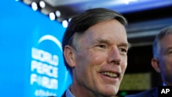 Duta Besar AS untuk China Nicholas Burns hadir dalam sebuah kesempatan di Beijing, pada 4 Juli 2022. (Foto: AP/Ng Han Guan)