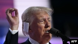 Kandidat presiden AS dari Partai Republik Donald Trump berbicara dalam hari terakhir Konvensi Nasional Partai Republik di Milwaukee, Wisconsin, pada 18 Juli 2024. (Foto: AFP/Brendan Smialowski)