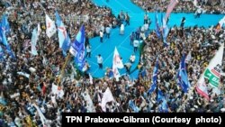 Pasangan capres/cawapres Prabowo Subianto dan Gibran Rakabuming Raka menghadiri kampanye “Pesta Rakyat Wis Wayahe Prabowo-Gibran” di Stadion Deltras, Sidoarjo, Jawa Timur, Jumat, 9 Februari 2024. (Foto: TPN Prabowo-Gibran)
