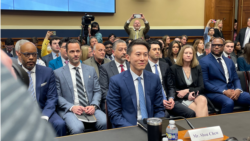 TikTok首席执行官周受资出席美国国会众议院能源和商业委员会的听证