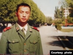 李小三当兵时的照片 (本人提供)