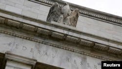 FILE: Gedung Federal Reserve AS di Washington, 31 Juli 2013. (REUTERS/Jonathan Ernst)