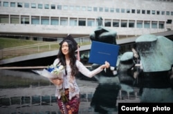 Eunike Tanzil saat lulus dari The Juilliard School, New York (dok: Eunike Tanzil)