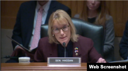 27일 미 상원 국토안보위원회 조사소위원회가 ‘러시아의 우크라이나 침공을 촉진하는 미국 기술’을 주제로 개최한 청문회에서 민주당의 매기 하산 상원의원이 발언하고 있다.