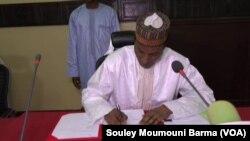 Firaministan gwamnatin rikon kwarya Ali Lamine Zeine