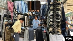 藏传集市曾深受新德里年轻人的喜爱 (美国之音/贾尚杰)