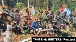 Pria bernama Philip Mehrtens, pilot Selandia Baru yang disandera kelompok pseparatis di Papua, 6 Maret 2023. (Foto: TPNPB via REUTERS)