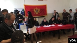 Glasanje na predsjedničkim izborima u Crnoj Gori (Foto: VOA, Predrag Milić)