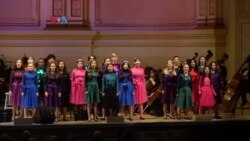 Lima Anak Indonesia Tampil dalam Konser Barry Manilow