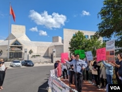 미국의 시민사회단체들과 탈북민들이 최근 결성한 ‘2600명 탈북민강제북송반대 미국 시민 연합’이 지난달 23일 워싱턴의 중국대사관 앞에서 집회를 열었다.