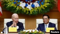 Presiden Amerika Serikat Joe Biden saat bertemu dengan Perdana Menteri Vietnam Pham Minh Chinh di Hanoi, Vietnam, 11 September 2023. (REUTERS/Evelyn Hockstein)