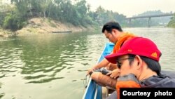 ក្រុម​បេសកកម្ម​រួមគ្នា​របស់​គណៈ​កម្ម​ការ​ទន្លេ​មេគង្គ​និង​ដៃគូ​ ​ចុះ​ត្រួត​ពិនិត្យ​គុណភាព​ទឹក​នៅ​ថ្ងៃទី៧ មេសា ឆ្នាំ២០២៤ នៅ​តាម​ប្រឡាយ ស្ទឹង​ណាំខាន់ និងទន្លេមេគង្គ។ (Facebook/Mekong River Commission)