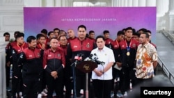 Ketua Umum PSSI Erick Thohir dalam konferensi pers di Istana Presiden, Jakarta, Senin (5/6) mengatakan pemerintah dan PSSI akan mendukung pengembangan pemain muda timnas sepak bola Indonesia. (Biro Setpres RI)