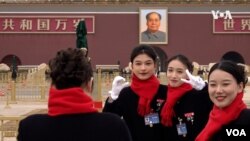 Posle četiri godine restrikcija zbog pandemije i narušenih odnosa, reporterima Glasa Amerike je ponovo dozvoljeno da uđu u Kinu. (Foto: VOA/video grab)