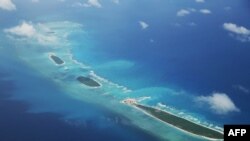 រូបឯកសារ៖ រូបភាព​នៃកោះ Qilianyu នៅ​ប្រជុំកោះ Paracel ដែលចិនចាត់ទុកថា​ជាផ្នែកនៃខេត្ត Hainan កាលពីថ្ងៃទី១០ ខែសីហា ឆ្នាំ២០១៨។ (AFP)
