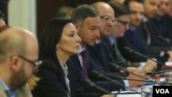 Potpredsednica Stranke slobode i pravde Marinika Tepić i lider Narodnog pokreta Srbiej Miroslav Aleksić (foto: Milica Vučković / Fonet)
