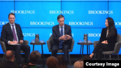 美国驻华大使伯恩斯12月15日在华盛顿智库布鲁金斯学会的活动上表示,他对美中关系的走向“不觉得乐观”但“充满希望。