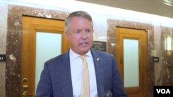 공화당 로저 마샬 상원의원이 18일 VOA 와 인터뷰를 하고 있다.