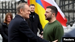 资料照：波兰总理唐纳德•图斯克(Donald Tusk)与乌克兰总统泽连斯基在基辅举行会晤。（2024年1月22日）