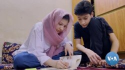 Young Afghan Artist Who Fled to Pakistan Faces Uncertain Future 