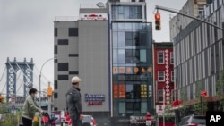 Tampak luar gedung yang diduga sebagai kantor polisi luar negeri China di Chinatown, New York.