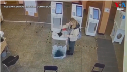 មាន​ការ​ប្រឆាំង​ ការ​គប់​ដបប្រេង​និង​ដុត​លិខិត​ឆ្លង​ដែន​នៅ​ថ្ងៃ​បោះឆ្នោត​ចុងក្រោយ​នៅ​រុស្ស៊ី