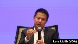 អ្នកនាំពាក្យ​ក្រសួង​ព័ត៌មាន​លោក មាស សុភ័ណ្ឌ ជា​វាគ្មិន​នៅក្នុង​ពិធី​អបអរសាទរ​ទិវា​សេរីភាព​សារព័ត៌មាន​លើក​ទី៣០ នៅ​រាជធានី​ភ្នំពេញ ថ្ងៃទី២ ខែឧសភា ឆ្នាំ២០២៣។ (លាស់ លីបលីប/វីអូអេ)