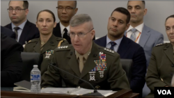 에릭 스미스 미 해병대사령관이 10일 미 하원 세출위원회가 주최한 2025 회계연도 해군 예산 심의 청문회에서 발언하고 있다.