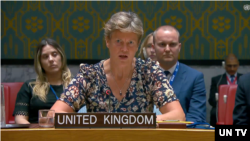 바버라 우드워드 주유엔 영국대사가 18일 뉴욕 유엔본부에서 ‘우크라이나의 평화와 안보’를 주제로 열린 안보리 공개회의에서 발언하고 있다.