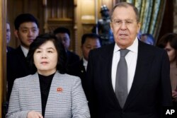 16일 러시아를 방문한 최선희 북한 외무상이 세르게이 라브로프 외무장관과 회담했다. 최 외무상은 블라디미르 푸틴 러시아 대통령도 접견했다.