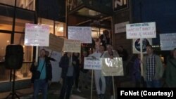 Protest "Narodnog štaba" ispred televizije N1 (FoNet)