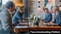 ጀነራል መሓመድ ሓምዳን ዳጋሎ (ሕሜቲ) ምስ ቀ/ሚ ኣብይ ኣሕመድ ኣብ ዝተራኸበሉ