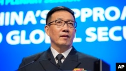 រដ្ឋមន្ត្រី​ការពារជាតិ​ចិន លោក Dong Jun ថ្លែង​ក្នុង​កិច្ចប្រជុំ​កំពូល​នៃ​កិច្ចសន្ទនា Shangri-La លើក​ទី២១ នៅ​សណ្ឋាគារ Shangri-La ក្នុង​ប្រទេស​សិង្ហបុរី ថ្ងៃទី២ ខែមិថុនា ឆ្នាំ២០២៤។